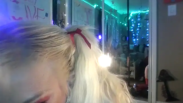Snapshot of marilyn420 chatting on June 7, 7:23 am marilyn420 online show from June 7, 7:23 am