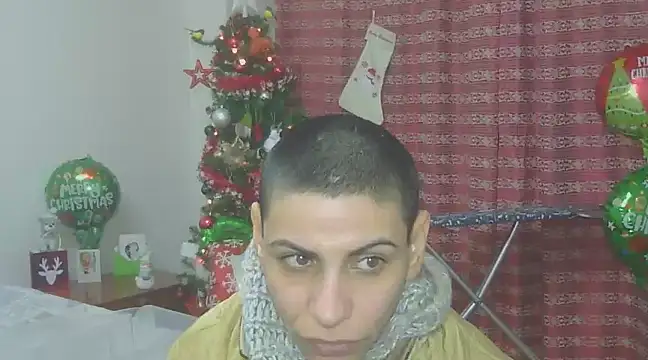 Snapshot of hotSANDRA_STARR chatting on December 18, 1:37 am hotSANDRA STARR online show from December 18, 1:37 am