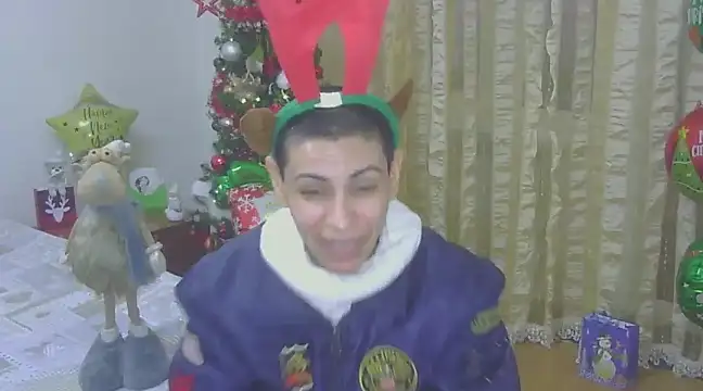 Snapshot of hotSANDRA_STARR chatting on December 20, 5:36 am hotSANDRA STARR online show from December 20, 5:36 am