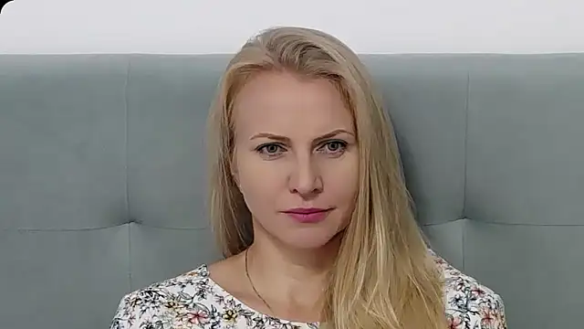 K  Adrienne online show from September 30, 4:39 am