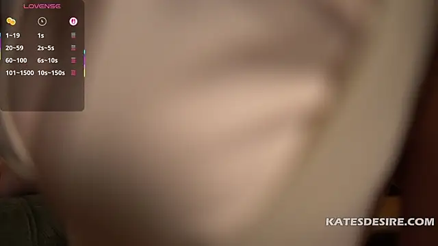 Snapshot of katesdesire chatting on August 2, 10:52 pm katesdesire online show from August 2, 10:52 pm