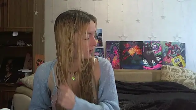 Snapshot of SecretSophia chatting on February 8, 8:31 am SecretSophia online show from February 8, 8:31 am