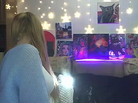 Snapshot of SecretSophia chatting on March 18, 8:26 pm SecretSophia online show from March 18, 8:26 pm