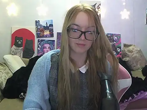 Snapshot of SecretSophia chatting on October 26, 4:35 pm SecretSophia online show from October 26, 4:35 pm