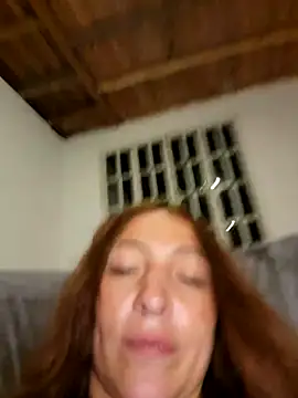 VickyHoult online show from December 28, 2:01 am