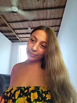 VickyHoult online show from January 6, 8:18 pm