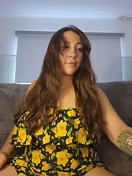 VickyHoult online show from December 17, 8:04 pm