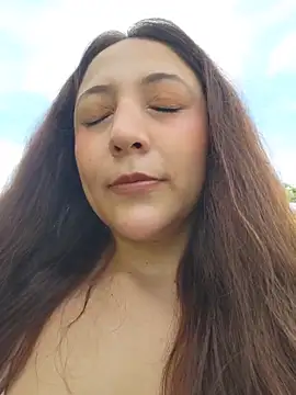 VickyHoult online show from April 29, 8:48 pm