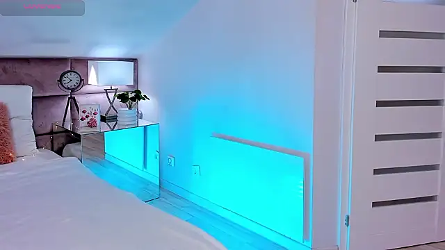 MiaMuse online show from March 13, 8:04 pm