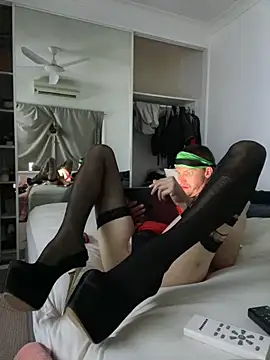 Snapshot of CD_Sub2021 chatting on December 13, 3:32 pm CD Sub2021 online show from December 13, 3:32 pm