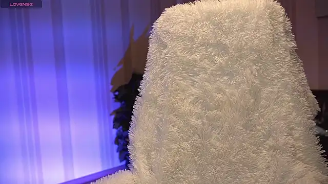 Danielle Thomas online show from January 10, 1:20 pm