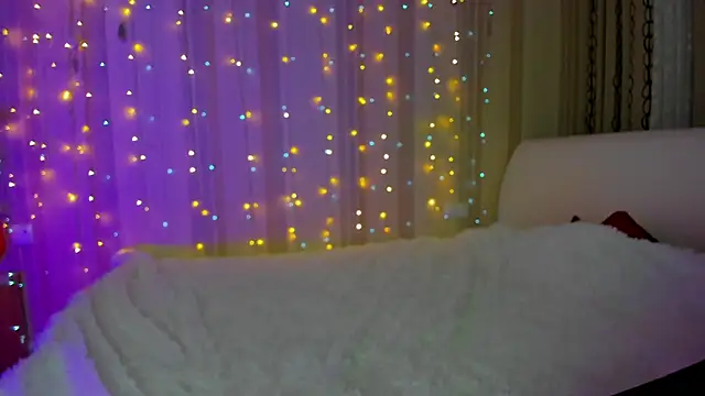 Danielle Thomas online show from March 1, 2:55 pm