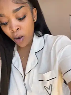 Snapshot of sexyTHANDO chatting on May 16, 12:59 pm sexyTHANDO online show from May 16, 12:59 pm