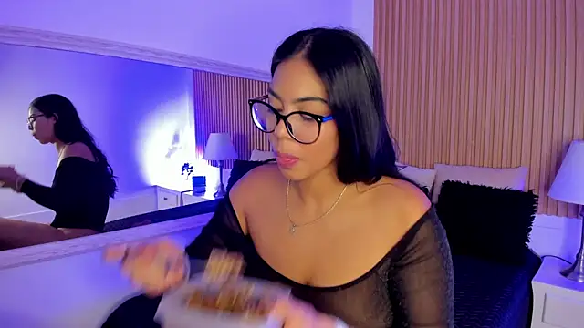 GenesisRuiz online show from March 20, 7:35 pm