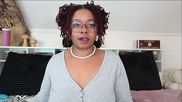 -khayaparker online show from February 14, 7:32 pm