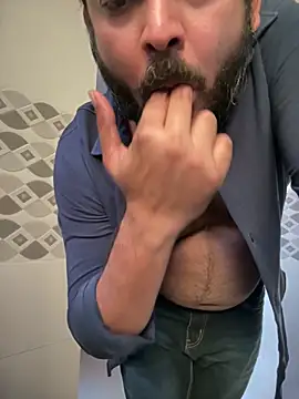 Snapshot of Spicy_aryan chatting on December 20, 8:32 am Spicy aryan online show from December 20, 8:32 am