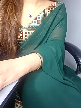 Snapshot of aliyaah_singh chatting on January 5, 7:07 pm aliyaah singh online show from January 5, 7:07 pm