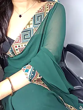 Snapshot of aliyaah_singh chatting on September 20, 5:14 pm aliyaah singh online show from September 20, 5:14 pm