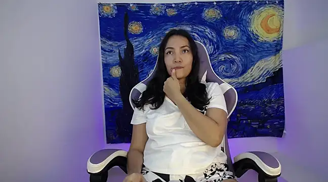 cutie and slutty online show from March 15, 10:44 pm