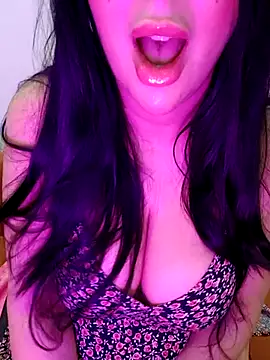 Snapshot of Queen_sousou chatting on June 14, 2:41 pm Queen sousou online show from June 14, 2:41 pm