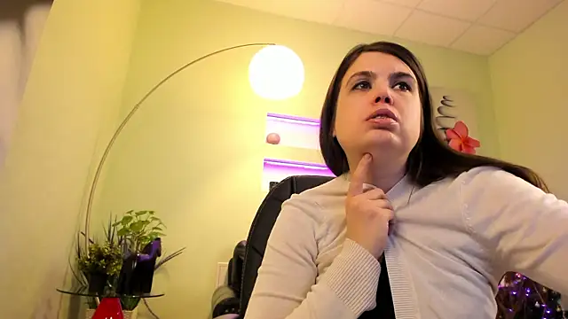 Snapshot of BattyMoll chatting on December 12, 3:05 pm BattyMoll online show from December 12, 3:05 pm