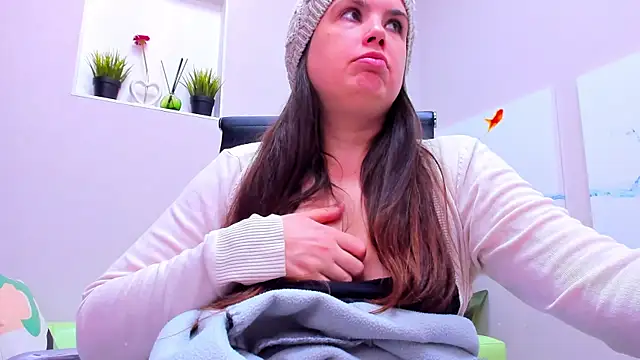 Snapshot of BattyMoll chatting on December 16, 6:49 pm BattyMoll online show from December 16, 6:49 pm