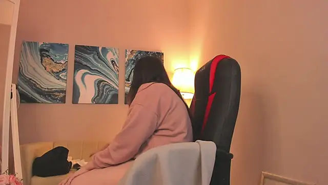 Snapshot of BattyMoll chatting on December 18, 2:32 am BattyMoll online show from December 18, 2:32 am