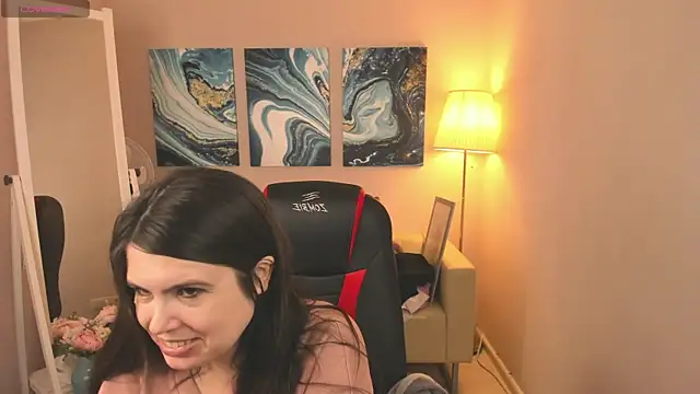 Snapshot of BattyMoll chatting on January 28, 10:45 am BattyMoll online show from January 28, 10:45 am