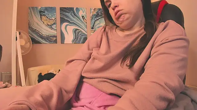 Snapshot of BattyMoll chatting on February 7, 6:45 pm BattyMoll online show from February 7, 6:45 pm