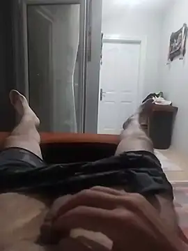 Snapshot of Aykut1990 chatting on July 7, 6:34 pm Aykut1990 online show from July 7, 6:34 pm
