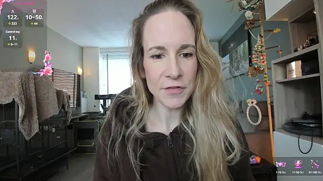 NaomiAndFriends online show from February 3, 10:03 am