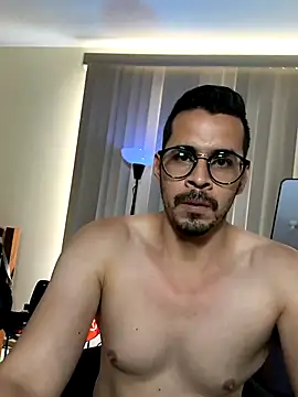 Snapshot of towers_j chatting on October 4, 7:12 pm towers j online show from October 4, 7:12 pm