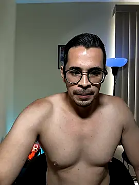 Snapshot of towers_j chatting on November 8, 7:23 pm towers j online show from November 8, 7:23 pm