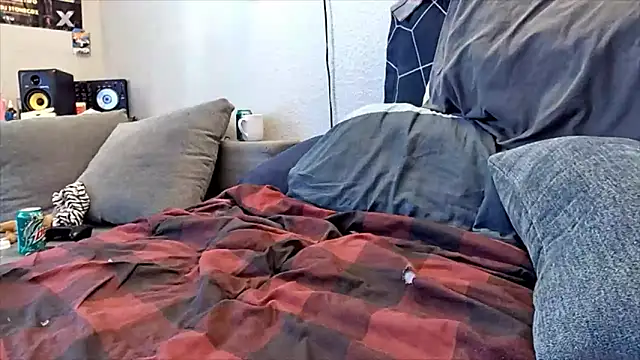 pyrowuff online show from March 1, 5:27 pm