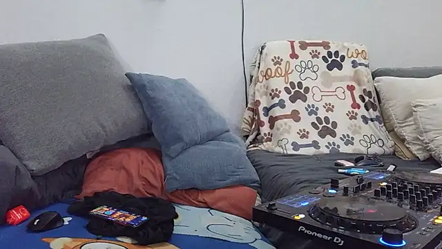 pyrowuff online show from September 10, 6:35 am