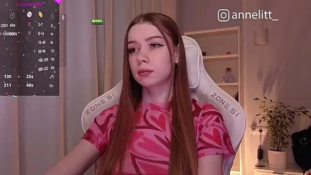 Snapshot of Annelitt chatting on December 17, 7:48 pm Annelitt online show from December 17, 7:48 pm