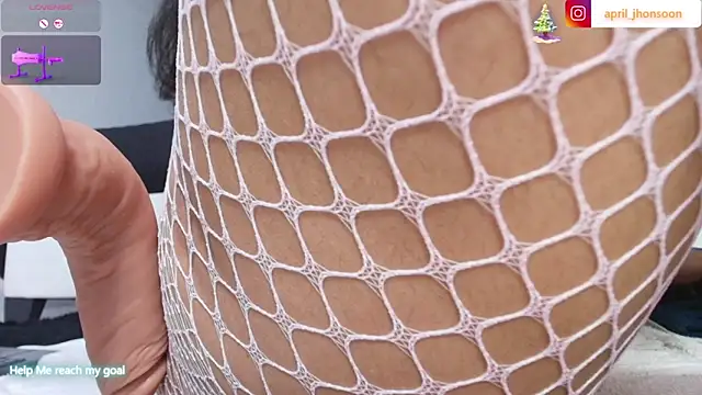 Snapshot of april_jhonsson chatting on December 17, 5:35 am april jhonsson online show from December 17, 5:35 am