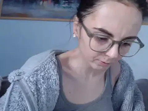 Snapshot of cleophee chatting on February 2, 8:13 am cleophee online show from February 2, 8:13 am