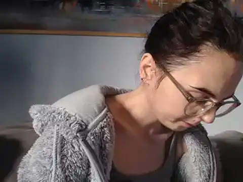 Snapshot of cleophee chatting on February 3, 10:03 am cleophee online show from February 3, 10:03 am