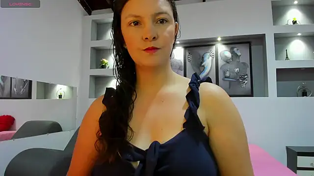 Snapshot of ambar_sex10 chatting on October 3, 12:35 pm ambar sex10 online show from October 3, 12:35 pm