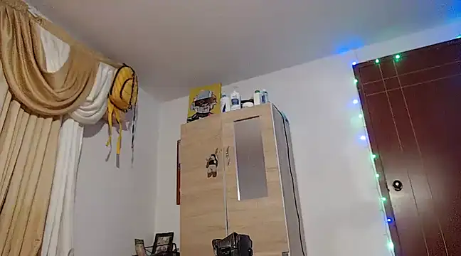 Snapshot of MARIANAWEED chatting on February 14, 11:09 pm MARIANAWEED online show from February 14, 11:09 pm