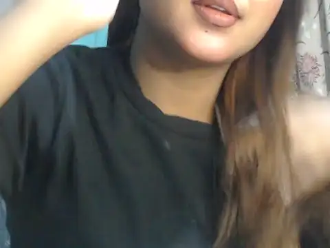 NancyRuvi online show from October 26, 4:46 pm