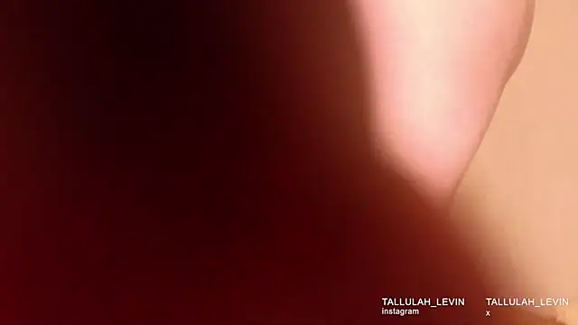 Snapshot of tallulah_levine chatting on March 24, 12:37 am tallulah levine online show from March 24, 12:37 am