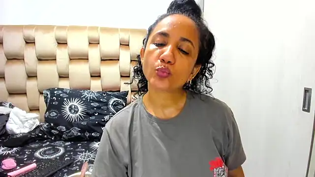 alaskmiller1 online show from April 29, 2:04 am