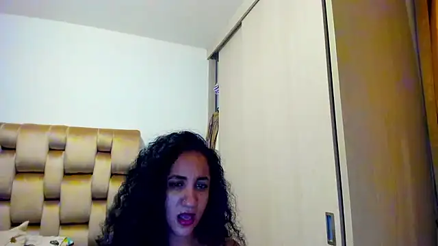 alaskmiller1 online show from June 25, 2:11 am