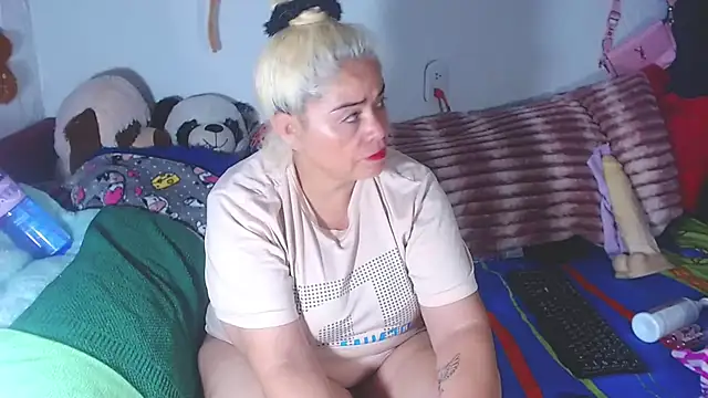 estrellita fugaz16x online show from July 23, 4:32 am