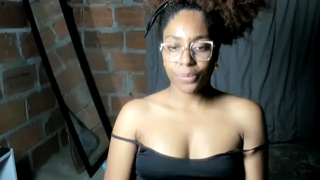 Snapshot of thaimy_ chatting on July 15, 2:06 am thaimy online show from July 15, 2:06 am