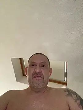 Snapshot of Vlad200472 chatting on February 28, 10:30 am Vlad200472 online show from February 28, 10:30 am