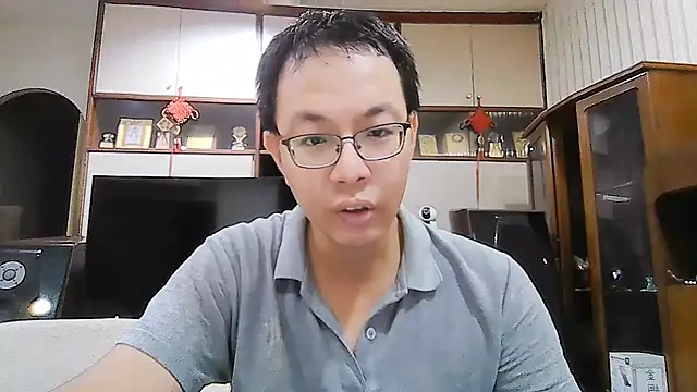 Snapshot of poter77112 chatting on July 18, 3:38 pm poter77112 online show from July 18, 3:38 pm
