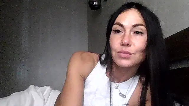 JulianaGold1 online show from October 18, 7:14 pm